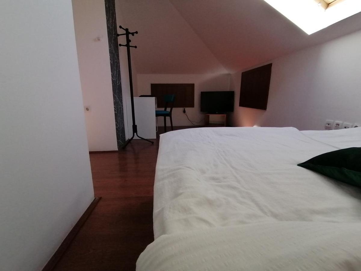 Mon Accommodation Free Parking Ni Eksteriør billede