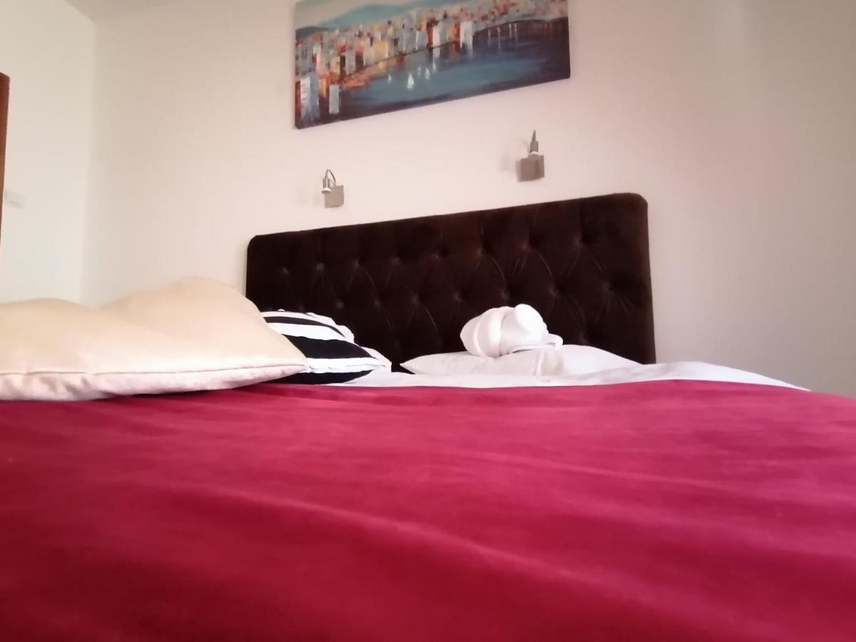 Mon Accommodation Free Parking Ni Eksteriør billede